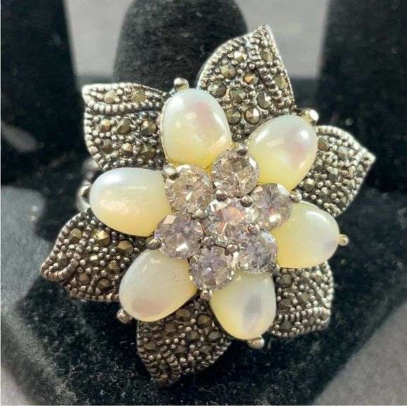 Vintage Mother of Pearl & CZ Sterling Silver Ring - Picture 1 of 5
